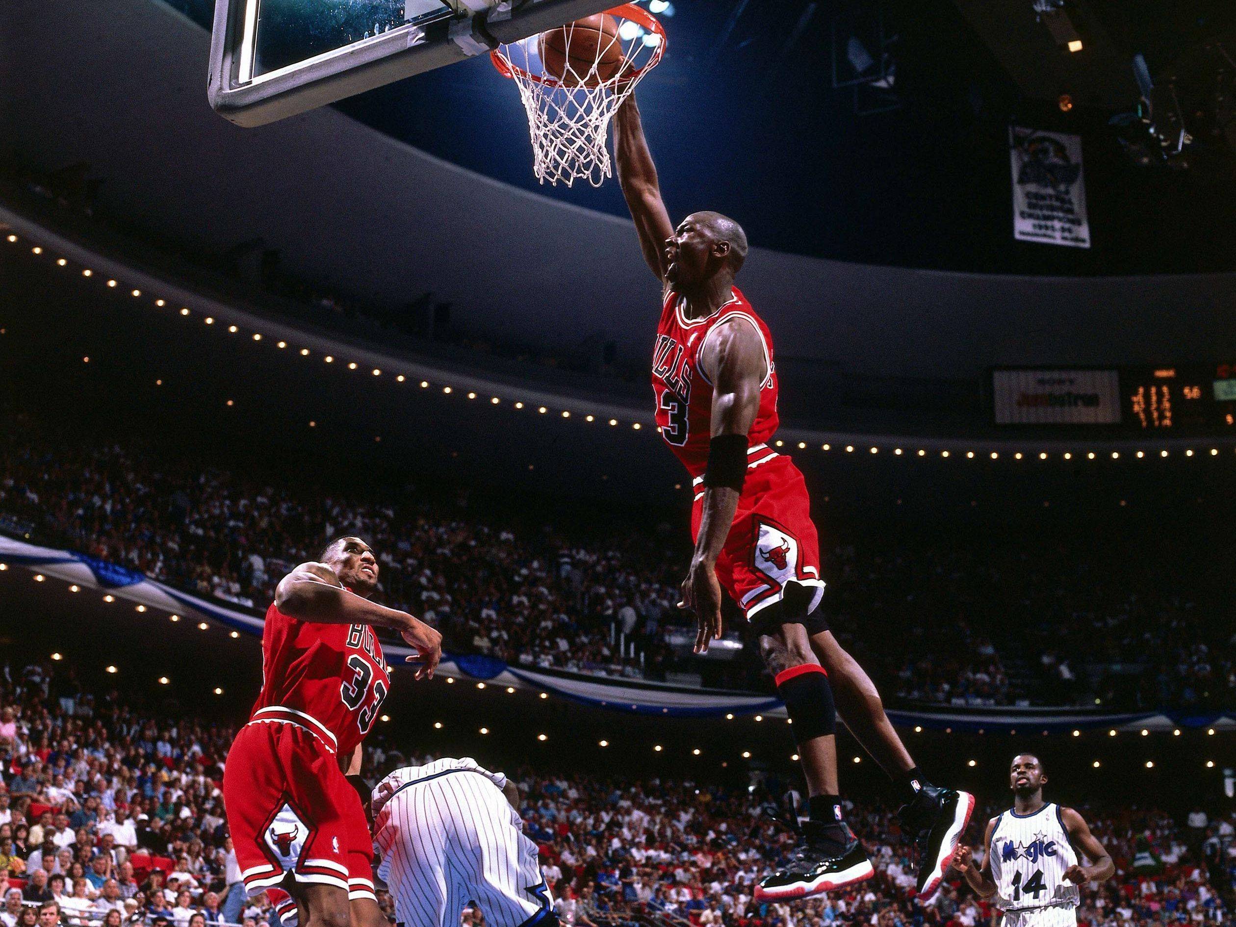 包含芝加哥公牛迎NBA总决赛关键赛，加时末段防线松动，目标明确，年轻球员得到机会的词条